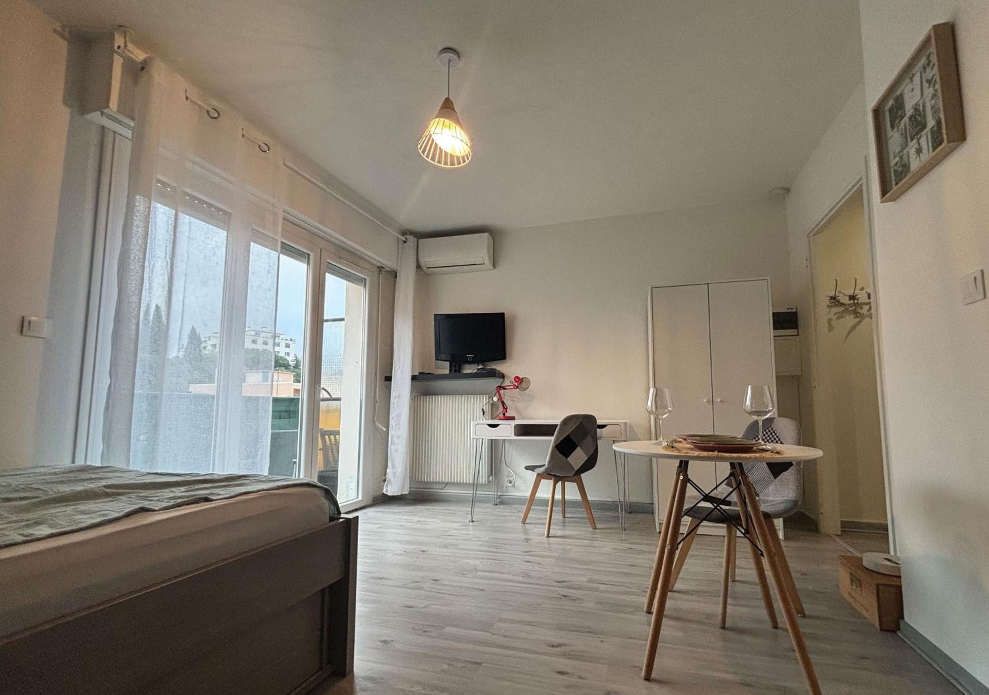 Charming Studio In Nice 2-Min Walk To The Sea Екстериор снимка